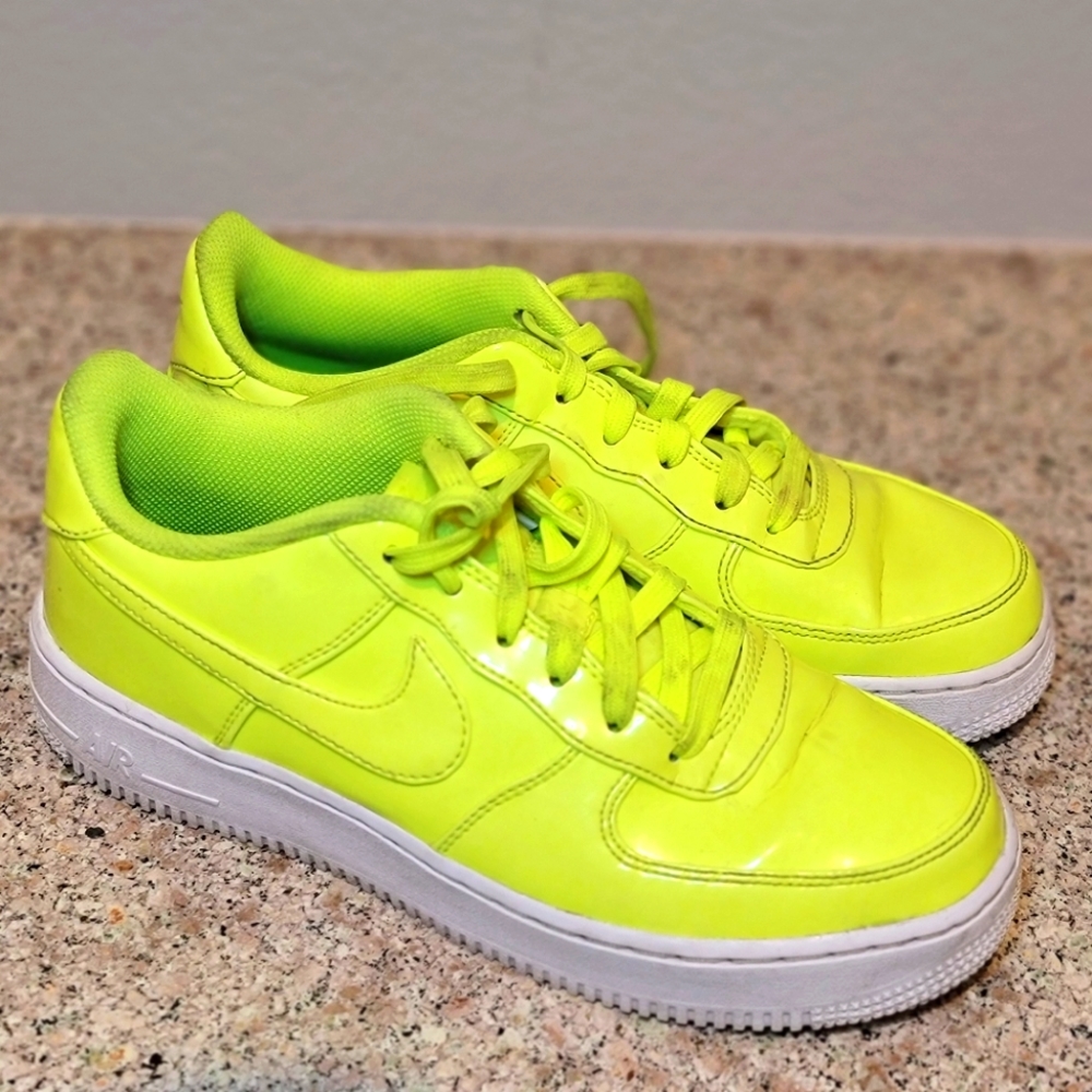 Nike Air Force 1 Neon
